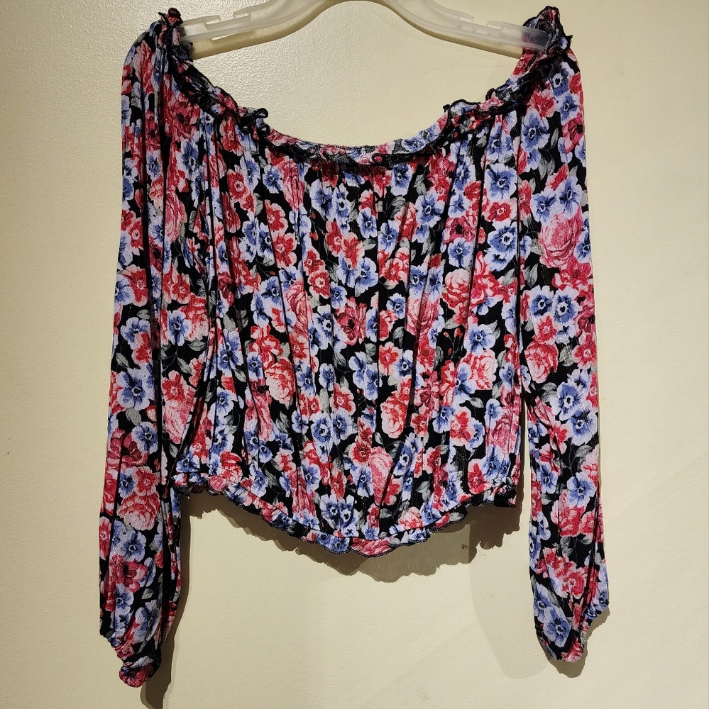 💙 NWOT Printed Off Shoulder Blouse - Picture 6 of 9